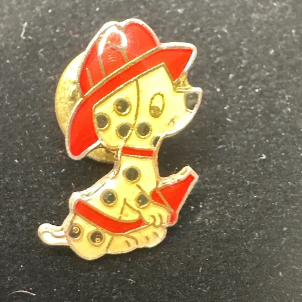 Dalmation Fire Dog Pin Vintage Enamel Inlay Hat Pin Tie Tack Spotted Firehouse